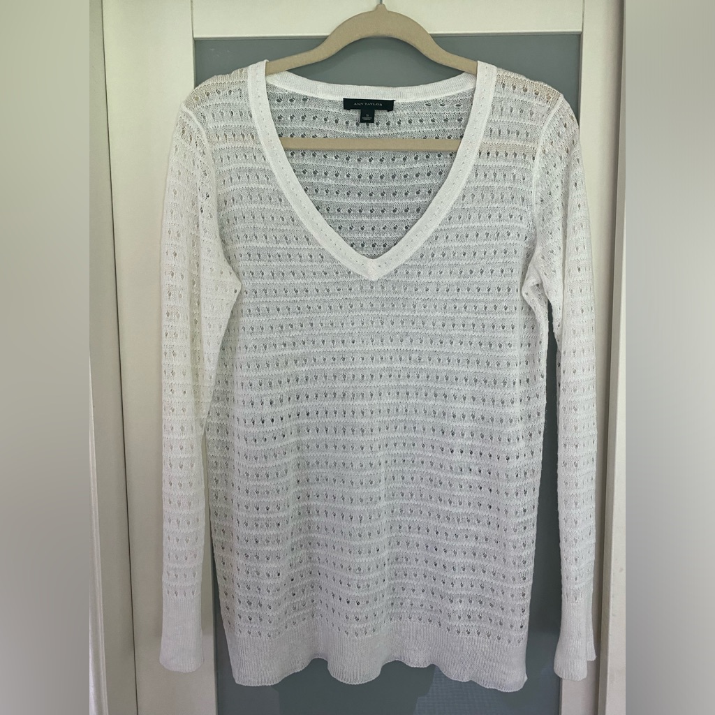 Ann Taylor 100% Linen Sweater